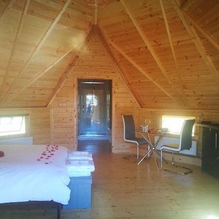 Romantic Rural Retreats Crewkerne Rum bild