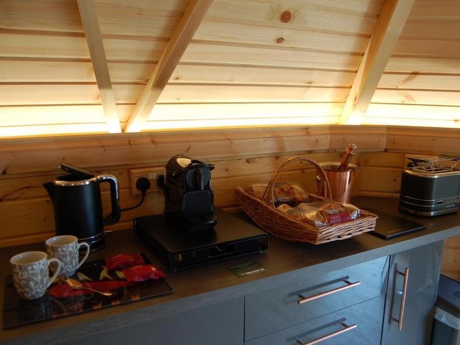 Romantic Rural Retreats Crewkerne Rum bild